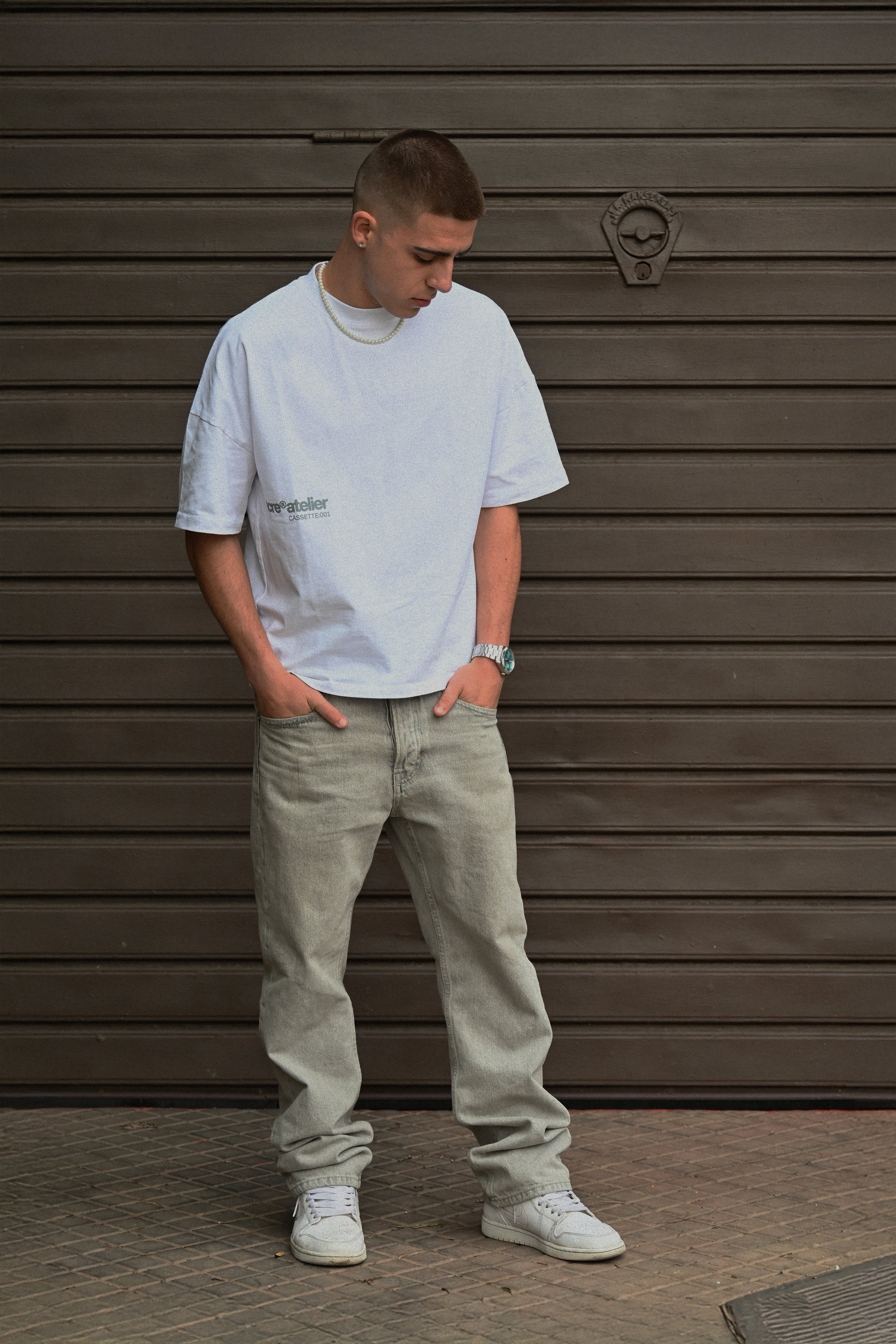 ACRE®ATELIER Big Hug T-Shirt Front Side - Camiseta Big Hug Vista Frontal