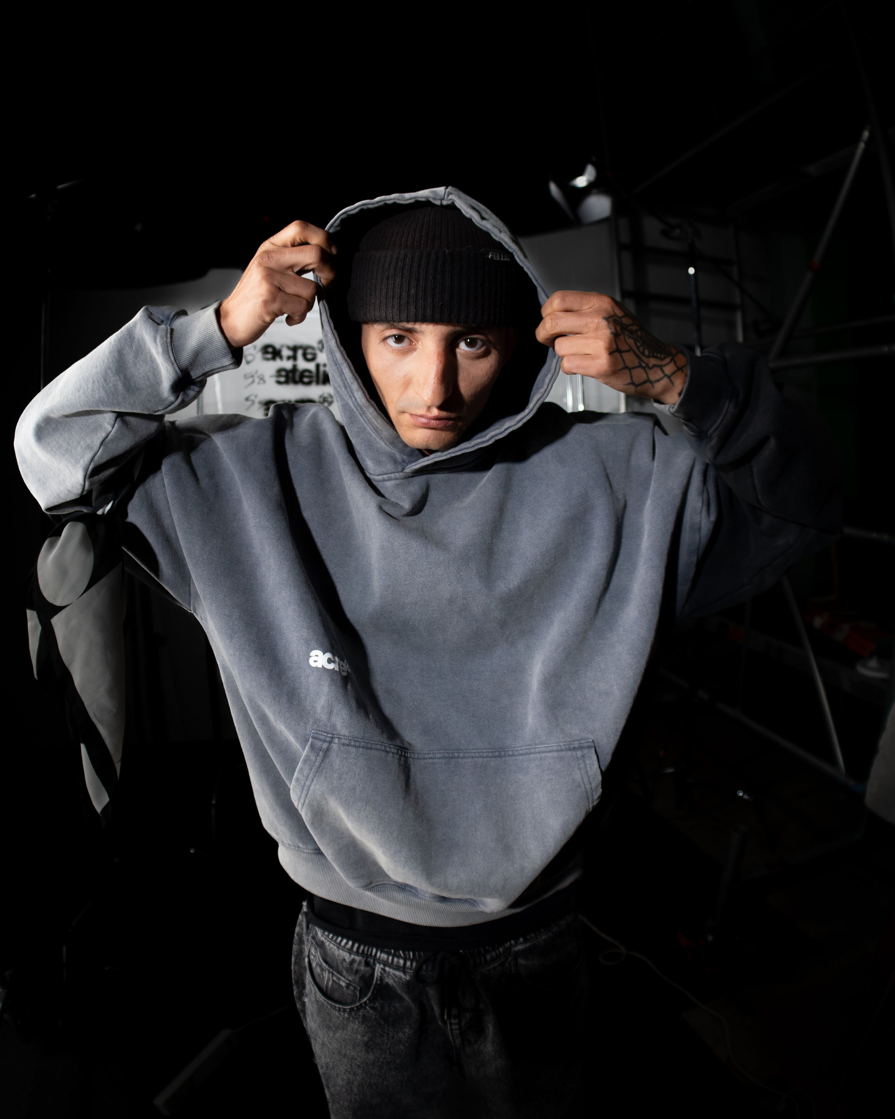 ACRE®ATELIER Garment Lab Hoodie Lifestyle Front View - Sudadera Atelier Garments Lab Streetwear